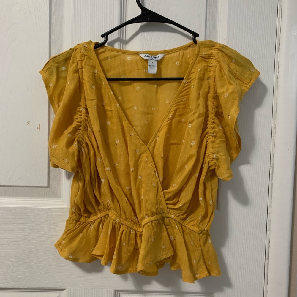 Yellow floral shortsleeved blouse